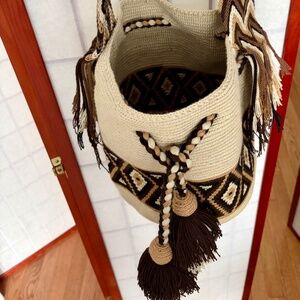 Mochila Hand woven Bucket Bag from Columbia with strap, tassels and interwoven d
